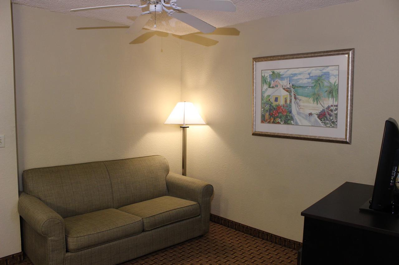 Baymont By Wyndham Fort Myers Airport Exterior foto